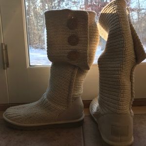 CLASSIC CARDY KNIT UGGS!! EXCELLENT CONDITION